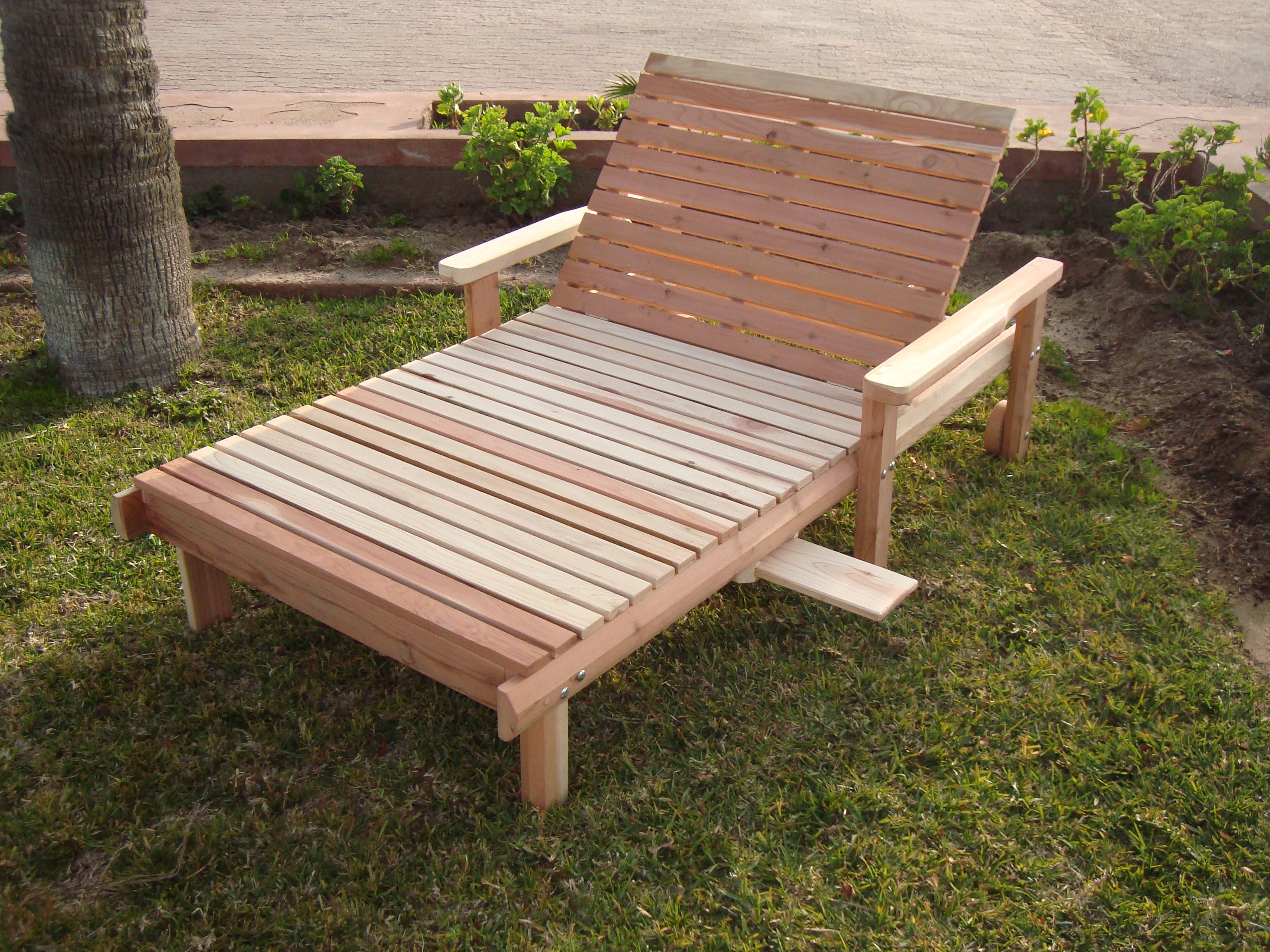 Outdoor Chaise Lounge – Douglas Fir or Redwood