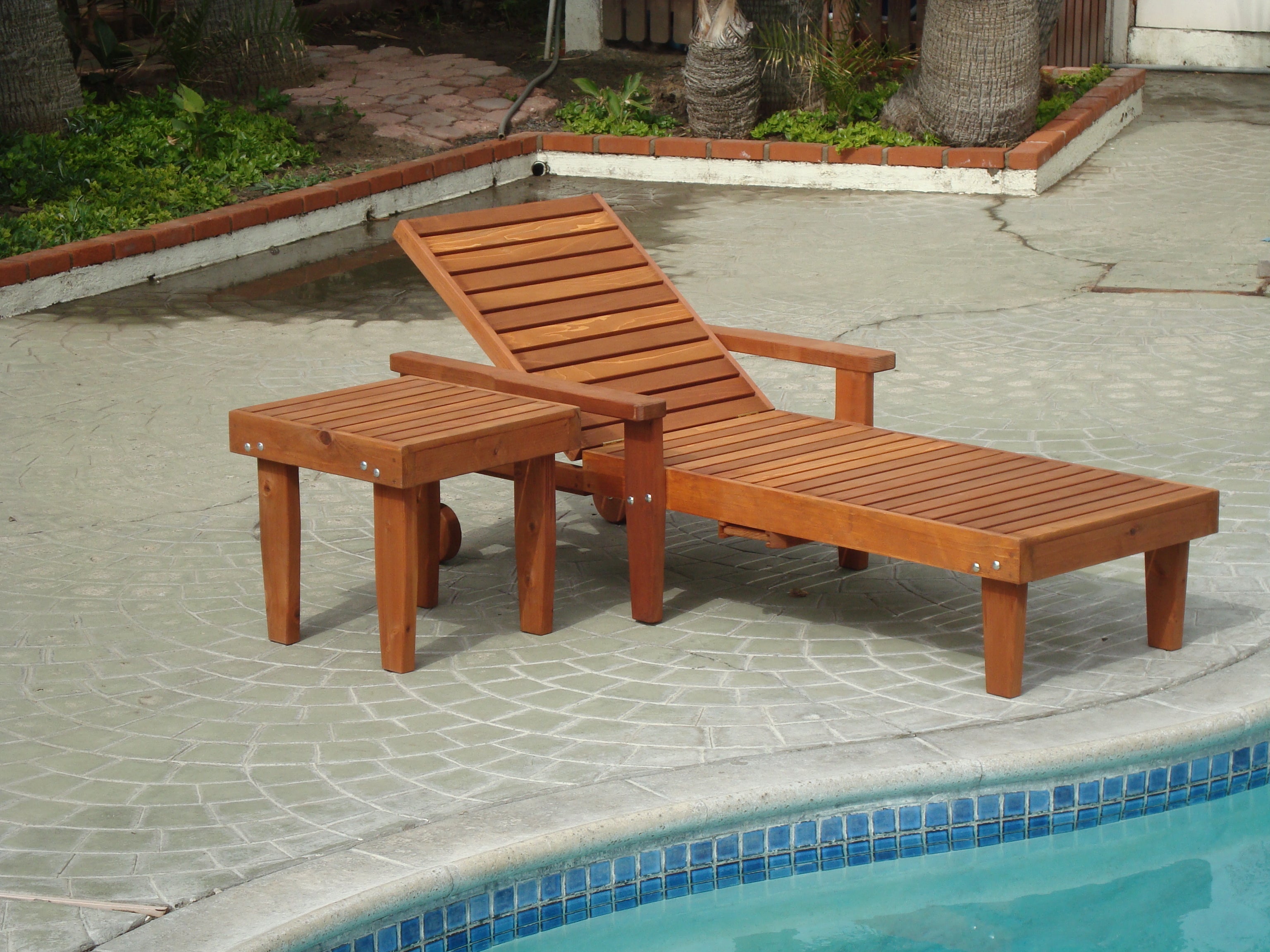 Best Redwood Chaise Lounge